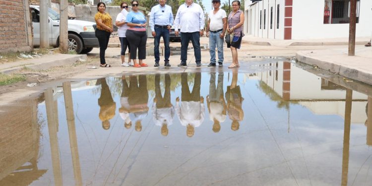 Pactan Beltrones y Jorge García de León Compromiso de gestión de recursos y apoyos contra la insuficiencia agua y el drenaje colapsado en Navojoa