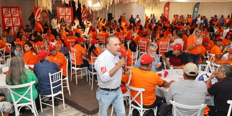 Más de 300 militantes de Movimiento Ciudadano en Nogales se suman a Beltrones
