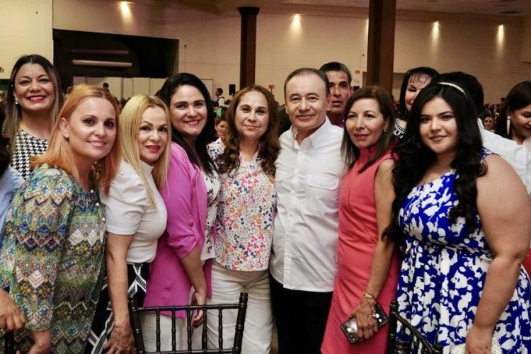 Reconoce Gobernador a madres trabajadoras del estado