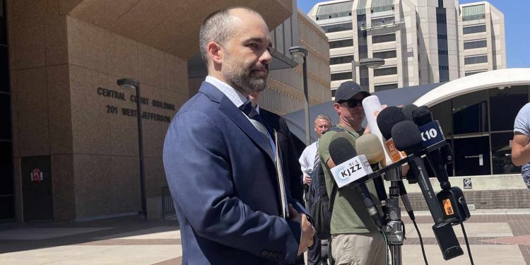 11 acusados en el caso de falsos electores en Arizona se declaran inocentes