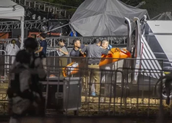 Siguen hospitalizadas 36 personas por caída de escenario en NL