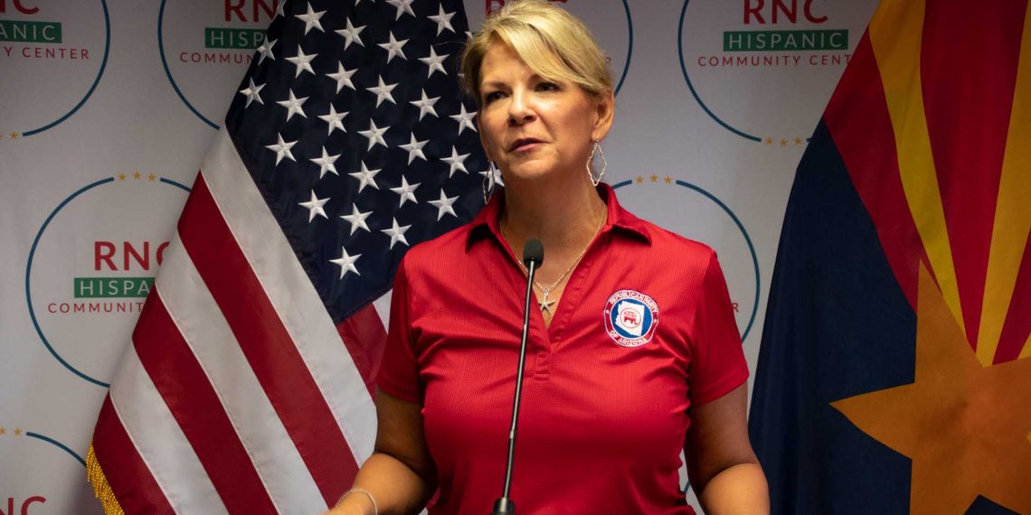 La ex presidenta del Partido Republicano de Arizona, Kelli Ward, y otros serán procesados ​​en un caso de elector falso