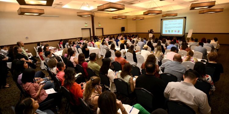 Gobierno de Sonora capacita a servidoras y servidores públicos en perspectiva de género