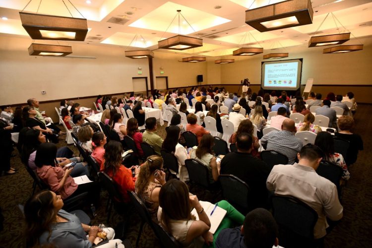 Gobierno de Sonora capacita a servidoras y servidores públicos en perspectiva de género