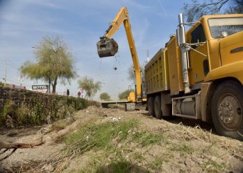 Mantiene Servicios Públicos Municipales limpieza de canales