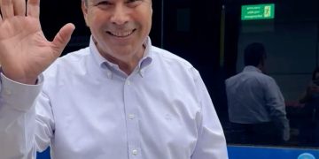 Busca Toño Astiazarán en China opciones de transporte eléctrico gratuito para estudiantes de educación superior