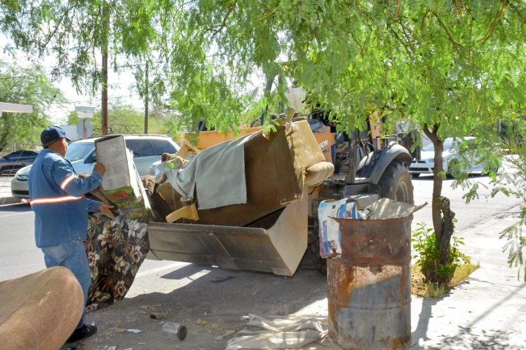Lleva Ayuntamiento de Hermosillo jornada de descacharre a Villa de Seris y Pedregal de la Villa