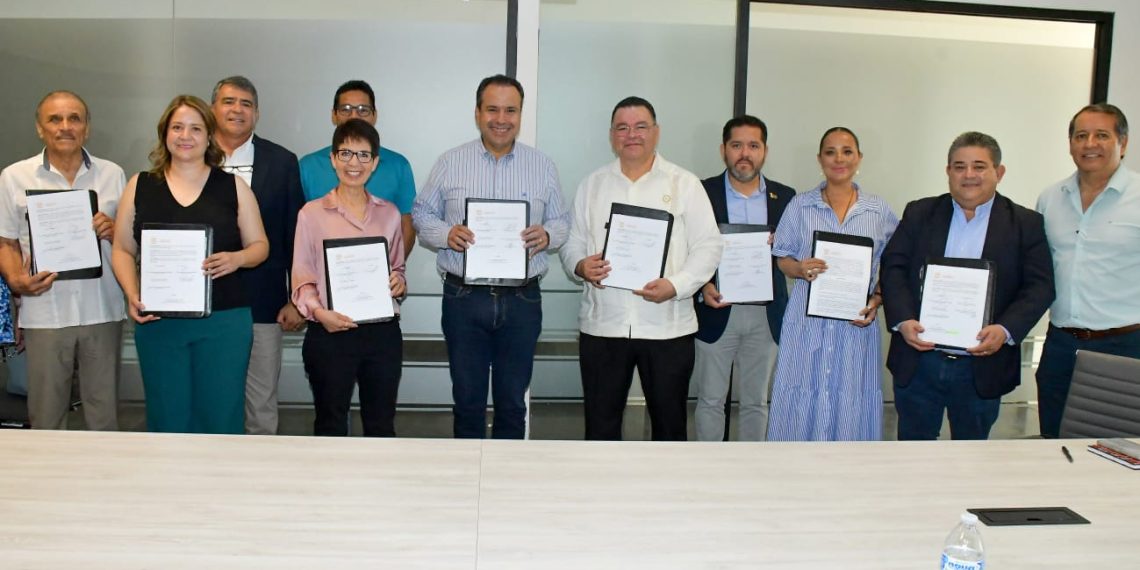 Colegios de profesionistas y organismos empresariales hacen alianza con Toño Astiazarán