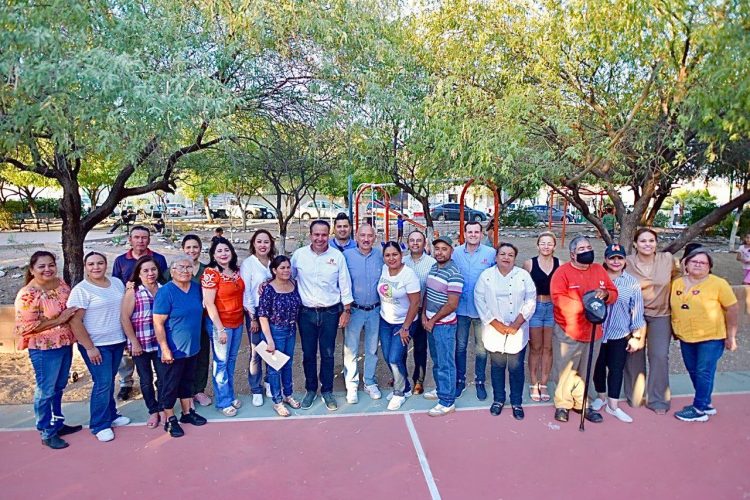 Entrega Toño Astiazarán rehabilitación de parque Urbi Villa del Cedro 2