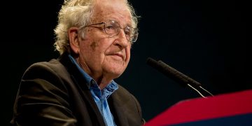 Muere Noam Chomsky, intellectual, escritor, filósofo y politólogo estadounidense