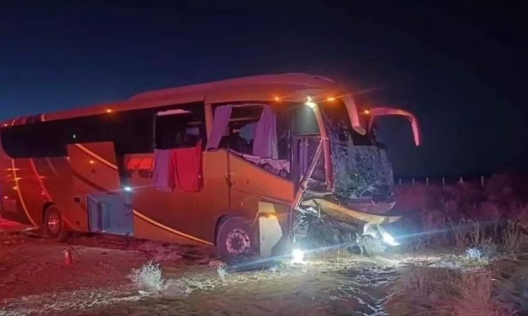 Choque de autobús deja al menos 3 muertos y 17 heridos en Sonoyta, Sonora