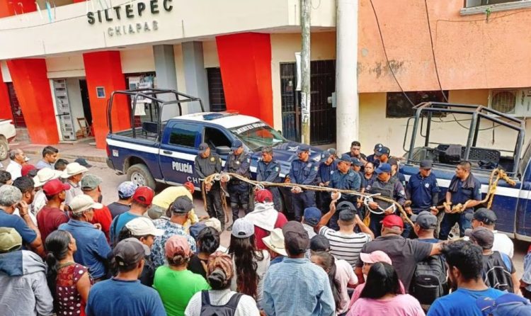 Se enfrentan militares y civiles armados en la Sierra de Chiapas; retienen a 14 policías municipals