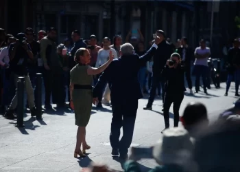 En la democracia de verdad el pueblo manda; el resto es accesorio: AMLO