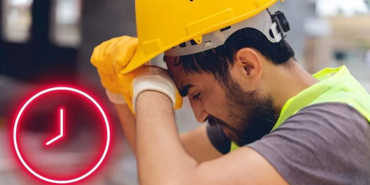 Jornadas de trabajo de más de ocho horas serán castigadas con 12 años de cárcel