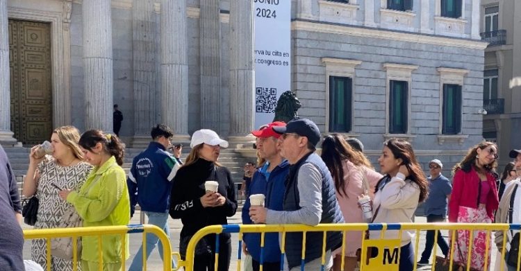 Asistencia masiva a votar en el exterior rebasa expectativa del INE
