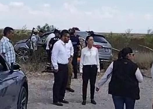 Equipo de Claudia Sheinbaum sufre accidente en carretera de Coahuila.