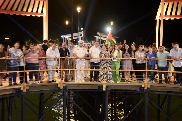 Entrega Toño Astiazarán nuevo muelle de Bahía de Kino