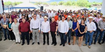 Gobernador Durazo lleva atención médica de calidad a La Colorada
