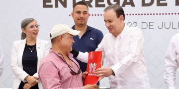 Brinda Gobernador Durazo certeza jurídica a más de ocho mil familias sonorenses