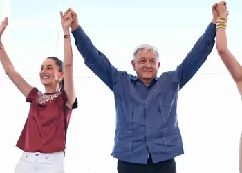 Con metáfora beisbolera, celebra AMLO continuidad de política energética