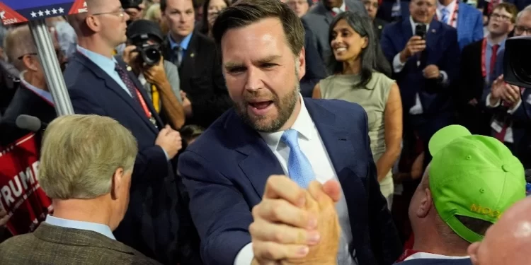 Acepta J. D. Vance nominación republicana a vicepresidente de EU
