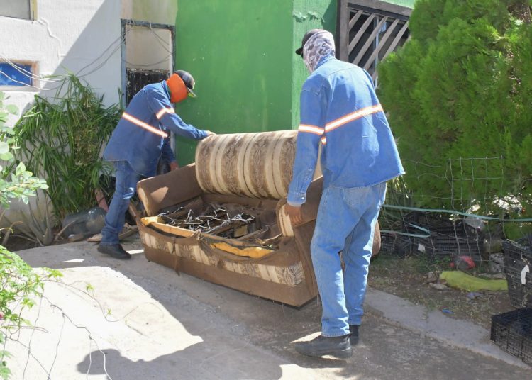 Realizan descacharre a la colonia Haciendas del Sur