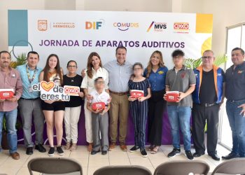 Gobierno Municipal y empresas privadas ayudan a personas con discapacidad auditive