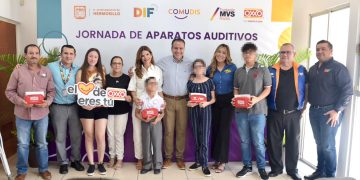 Gobierno Municipal y empresas privadas ayudan a personas con discapacidad auditive