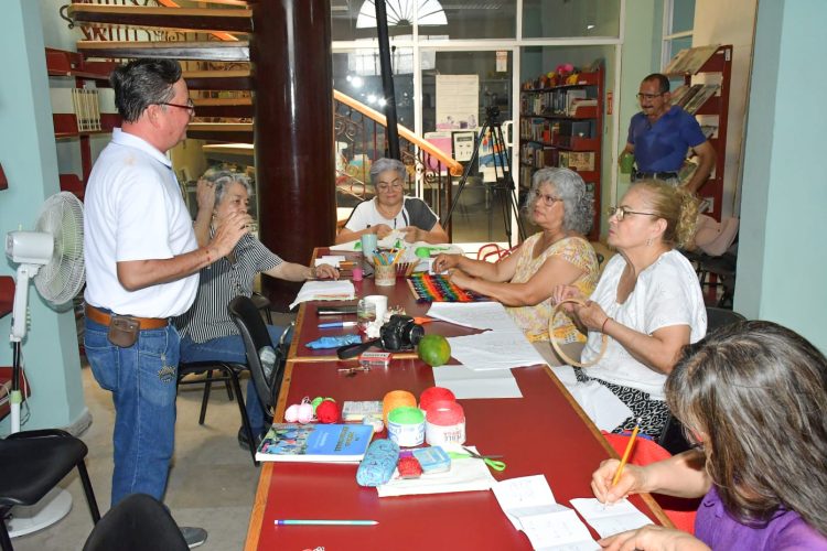 Ofrece la Biblioteca Pública Municipal Jaime Arellano programa permanente de arte terapia