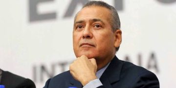 ‘Alito’ Moreno  expulsa a Manlio Fabio Beltrones del Senado
