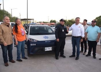 Entrega Toño Astiazarán Centro de Respuesta Inmediata en colonia Las Minitas
