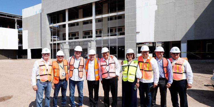 Cumple Gobernador Durazo a navojoenses con servicio de salud digno y universal
