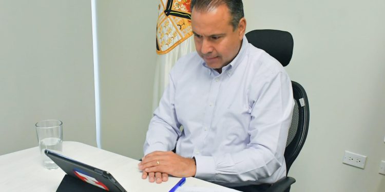 Recibe Toño Astiazarán reconocimiento de la organización mundial WWF por la distinción a Hermosillo como municipio líder en acciones climáticas