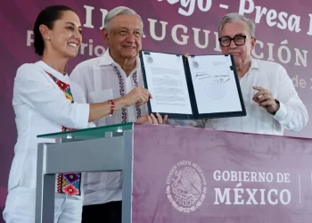 Expresan AMLO y Sheinbaum apoyo a Rocha Moya durante visita a Sinaloa