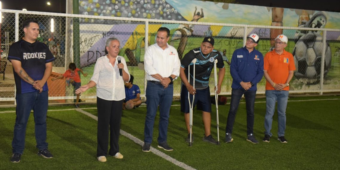 Entrega Toño Astiazarán rehabilitación de Parque Villa Mágica