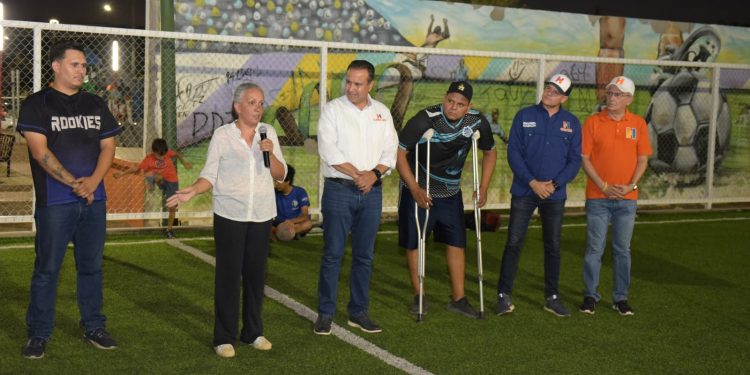 Entrega Toño Astiazarán rehabilitación de Parque Villa Mágica
