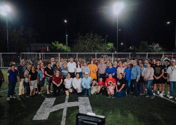 Atestiguan Toño Astiazarán y Patty Ruibal la rehabilitación del parque Álvaro Obregón