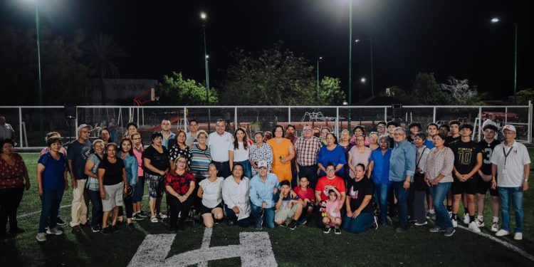 Atestiguan Toño Astiazarán y Patty Ruibal la rehabilitación del parque Álvaro Obregón