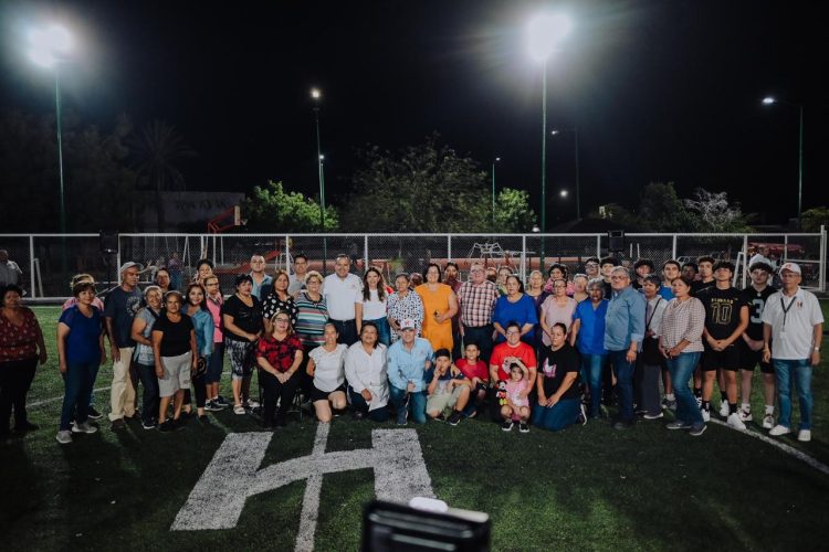 Atestiguan Toño Astiazarán y Patty Ruibal la rehabilitación del parque Álvaro Obregón