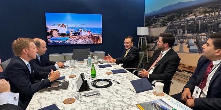 Promueve Gobernador Durazo Plan Sonora en Expoenergética en Houston, Texas