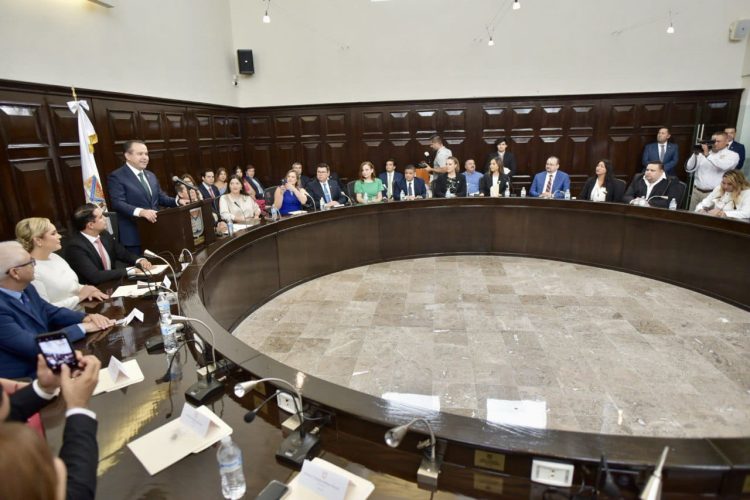 Toño Astiazarán Gutiérrez rindió protesta formal como Presidente Municipal para el periodo 2024-2027
