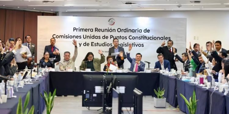 Aprueban en lo general reforma judicial en comisiones del Senado; presentan 70 reservas