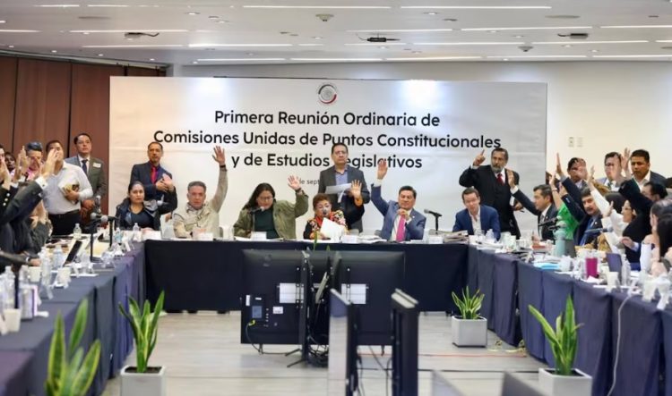 Aprueban en lo general reforma judicial en comisiones del Senado; presentan 70 reservas