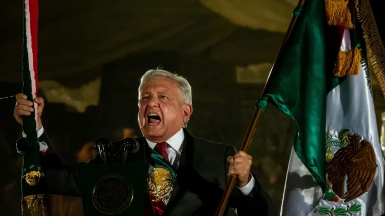Da su último Grito de Independencia AMLO incluye en su arenga a la Cuarta Transformación