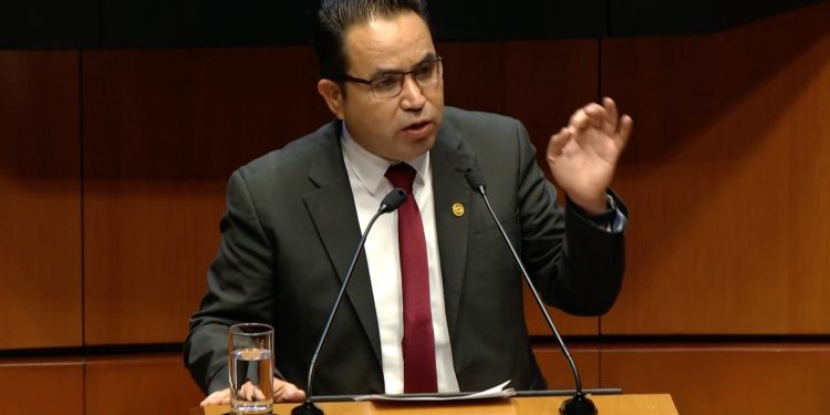 Senador Heriberto Aguilar se pronuncia a favor de las reformas al Poder Judicial en sesión del pleno del Senado