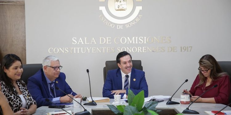 Encabeza David Figueroa instalación de la Comisión de Transparencia