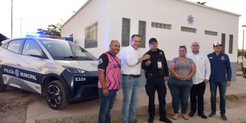 Cumple Toño Astiazarán a familias de San Bosco con Centro de Respuesta Inmediata