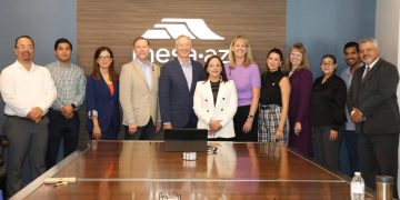 La alcaldesa de Guaymas, Karla Córdova se reunió con autoridades de Mesa Arizona
