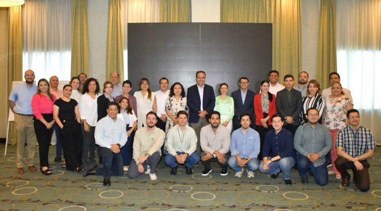 Impulsa Toño Astiazarán “Escudo Solar” para la construcción de vivienda sustentable en Hermosillo