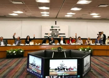 Avalan en comisiones paquete legal para regular elección de jueces en 2025